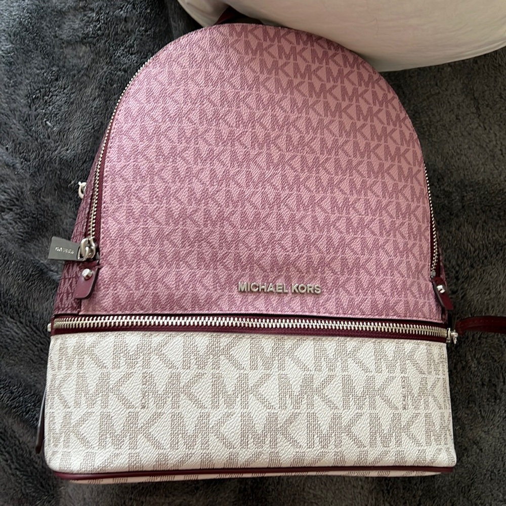 MICHEAL KORS BOOK BAG